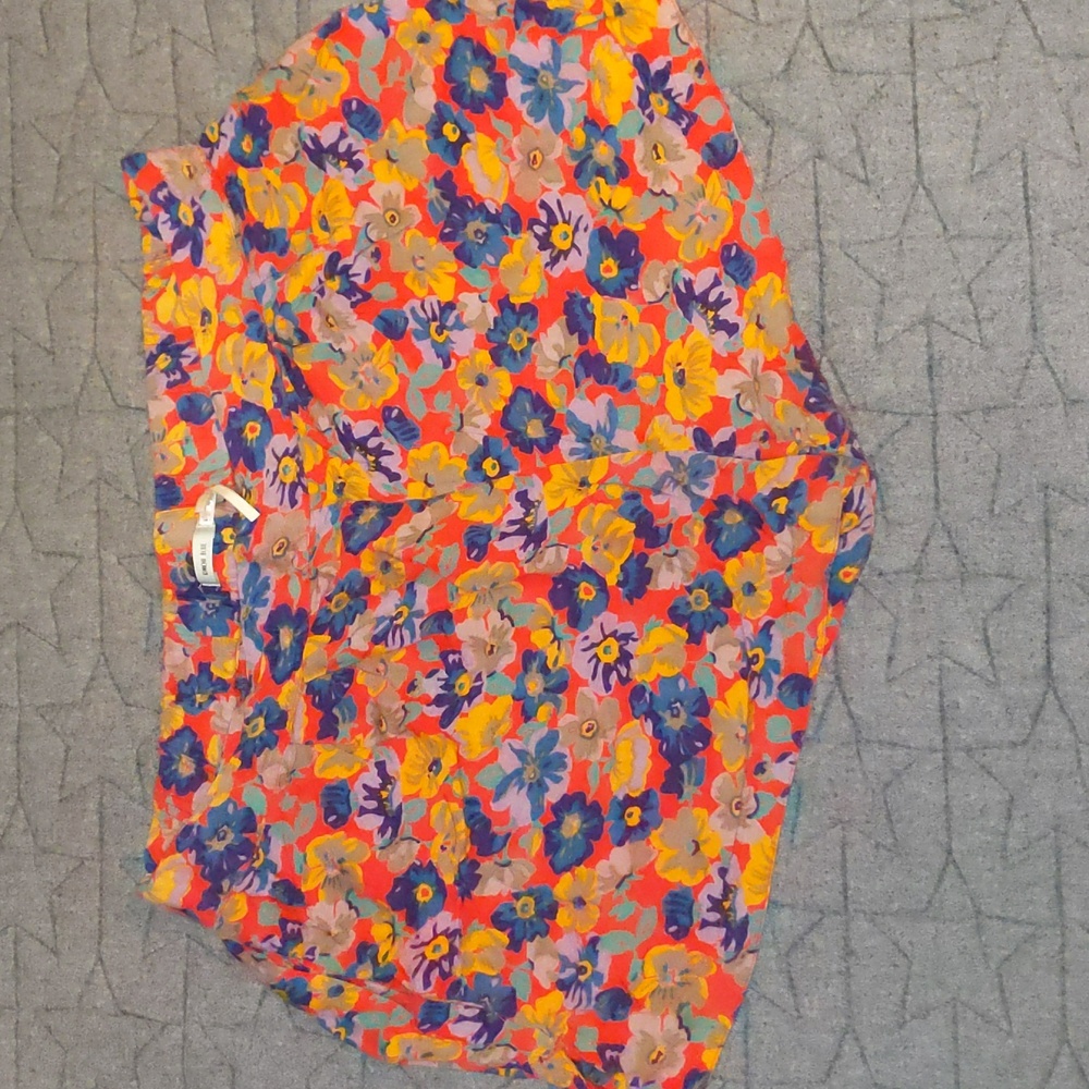 Floral side tie shorts